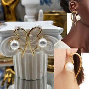 🆕 OSCAR DE LA RENTA 🧿 NWOT Gold Faux Pearl Heart Earrings